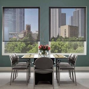 Meet your Posher, Farris